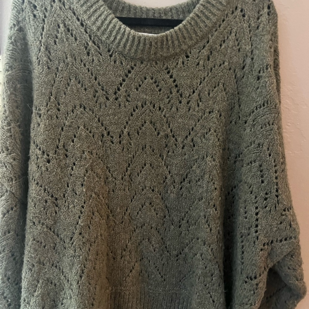 Old Navy Textured Knit Sweater in Olive - Picture 3 of 6
